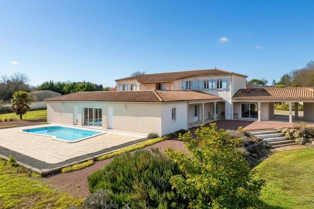 Maison à vendre, 408m², Saint-Jean-d'Angély
