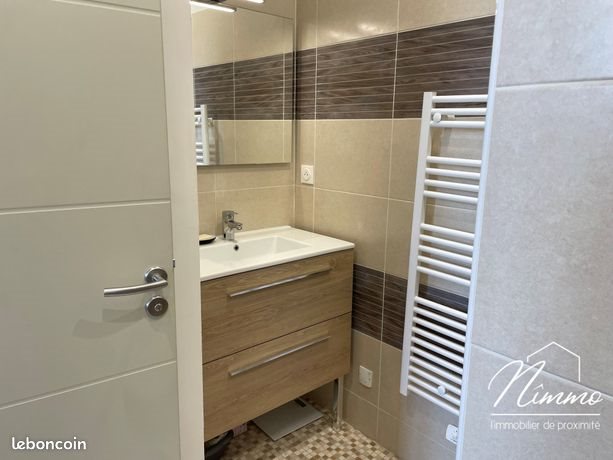 Appartement à louer, 31m², Nîmes