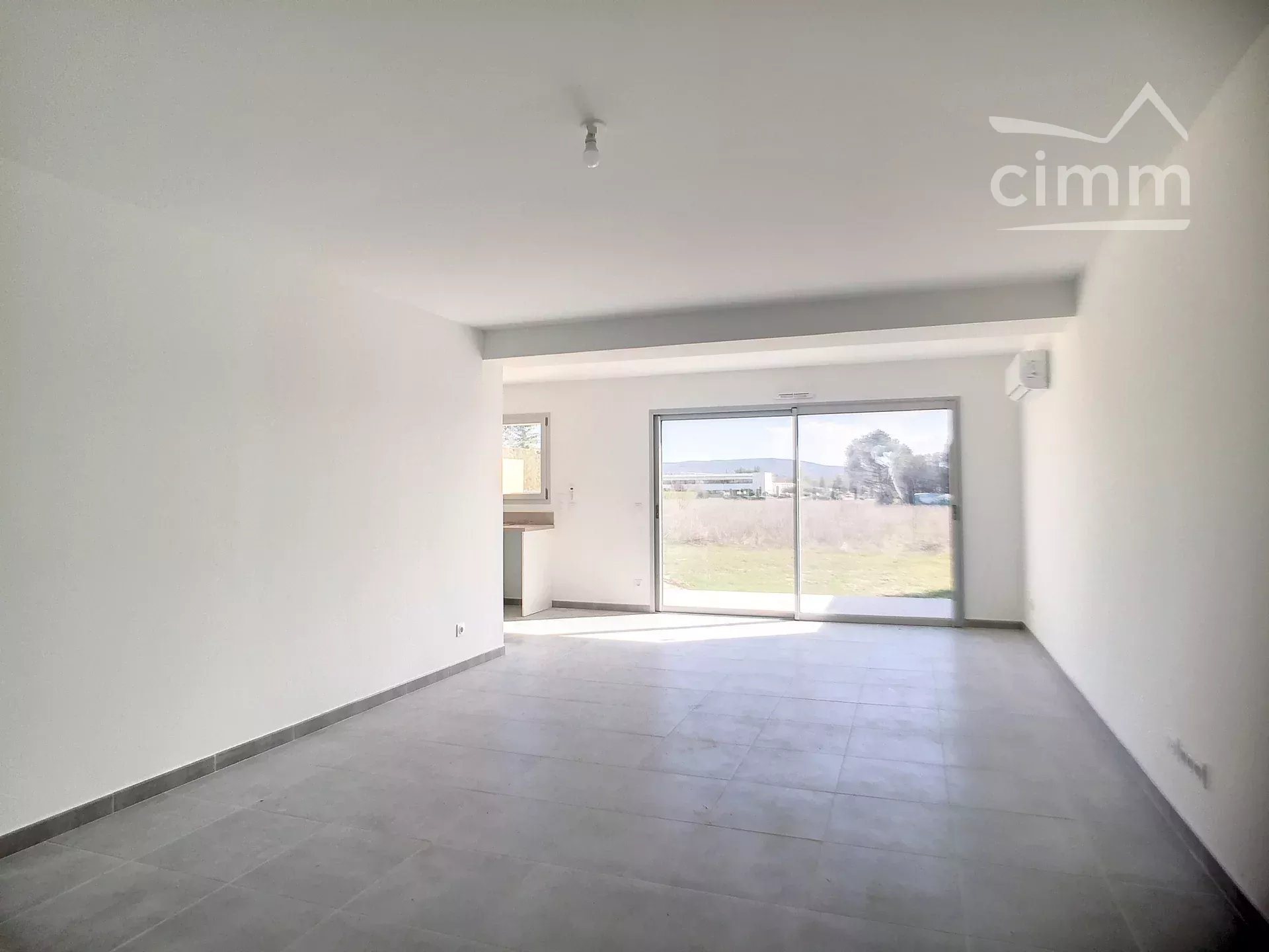 Maison à louer, 91m², Mazan