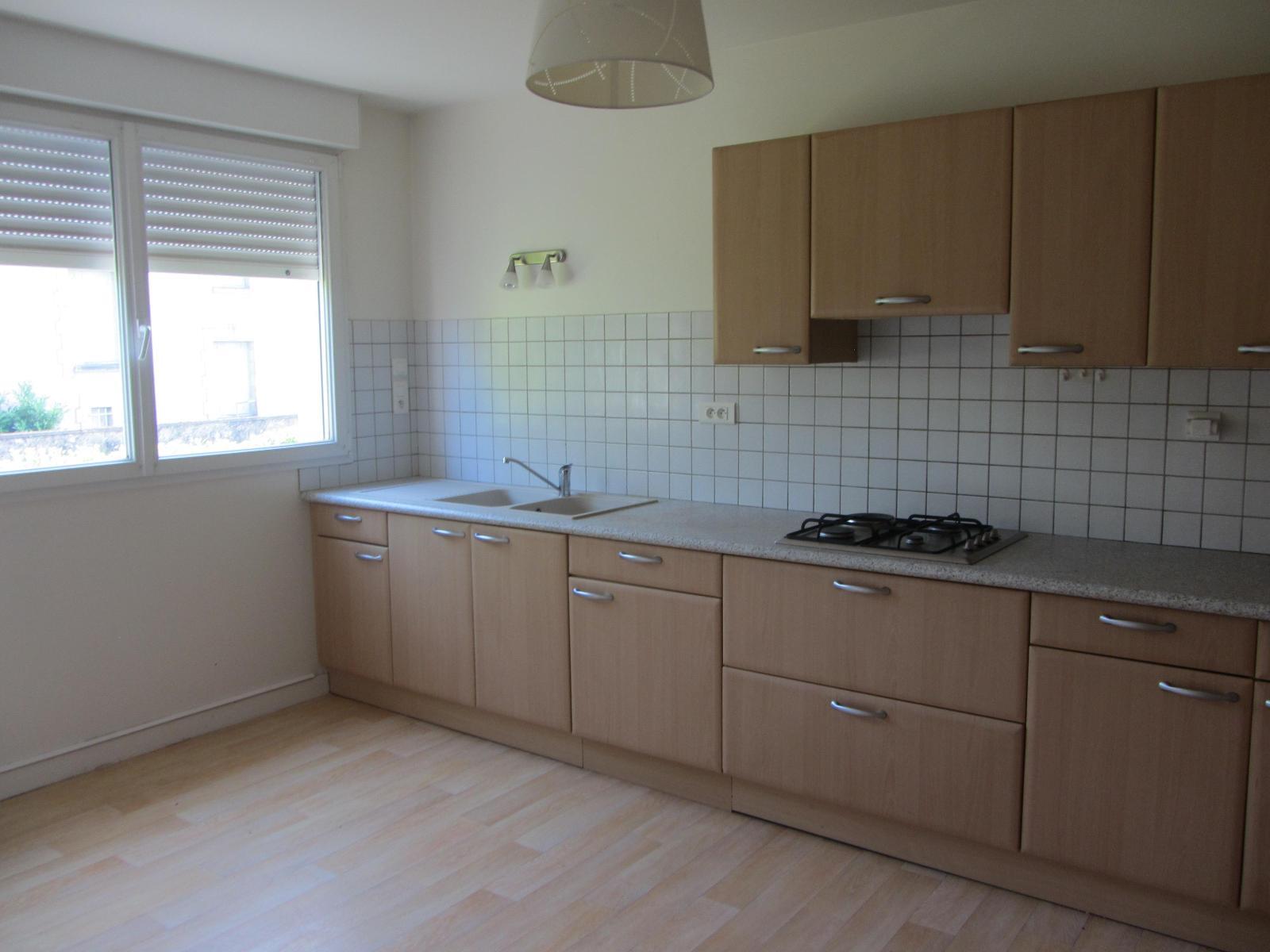 Appartement à louer, 130m², Neuvic