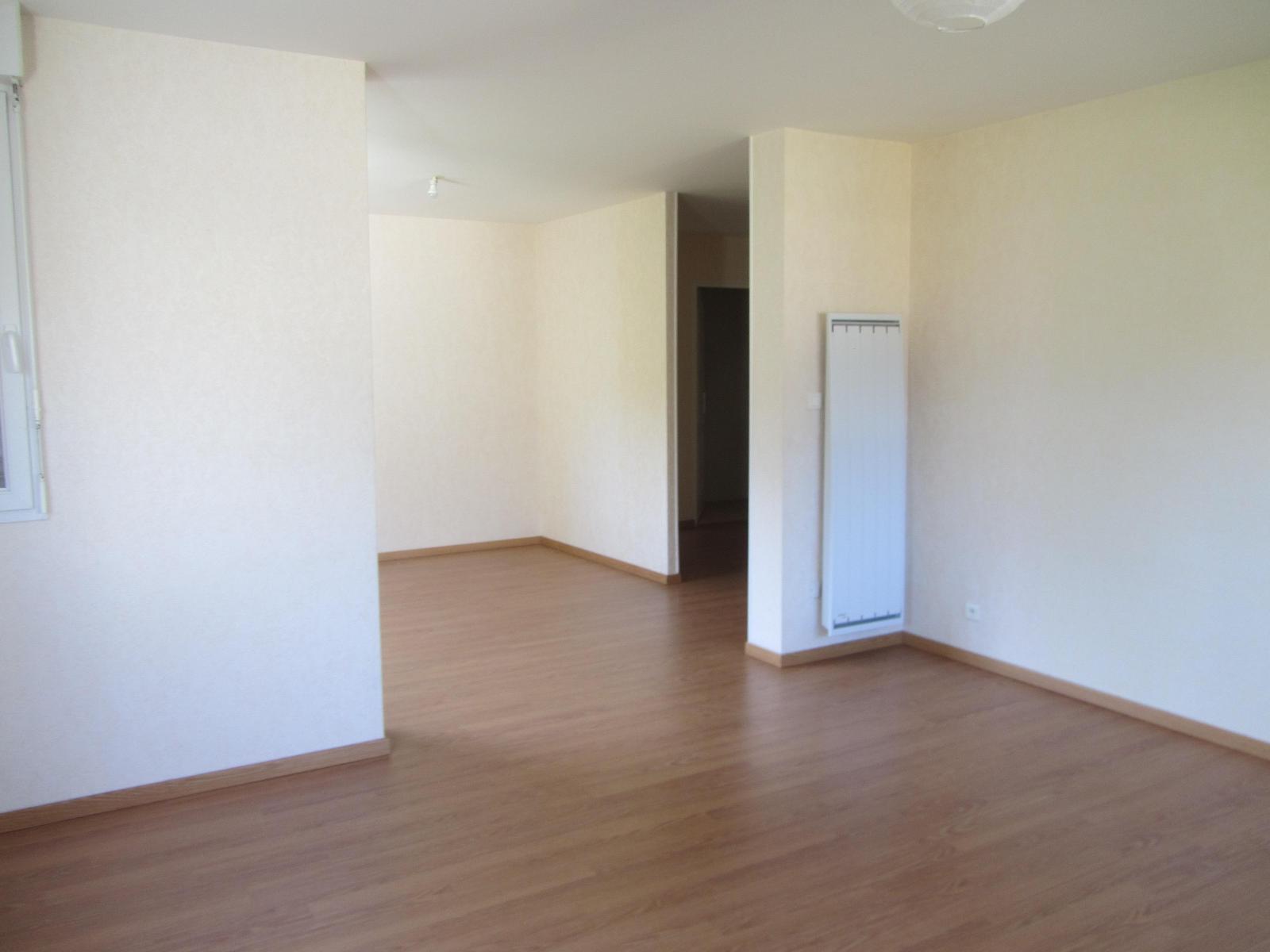 Appartement à louer, 130m², Neuvic