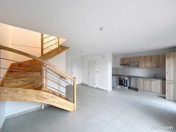 Maison à louer, 81m², Roques