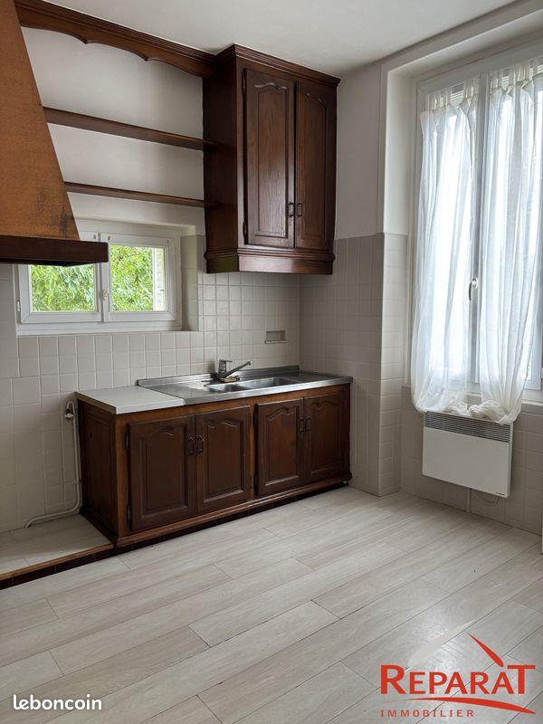 Maison à louer, 132m², Saint-Aulaire