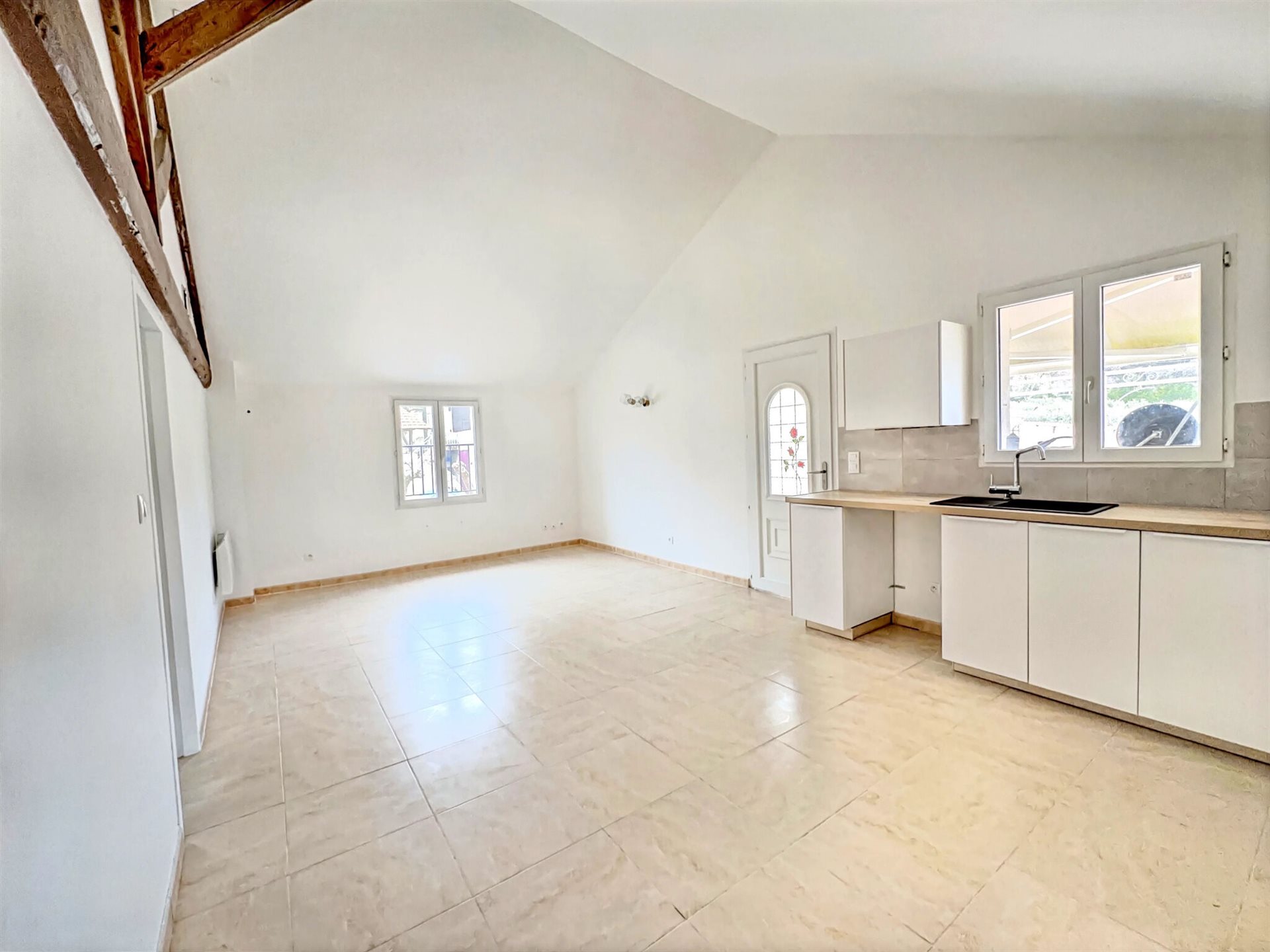 Appartement à louer, 54m², Lambesc