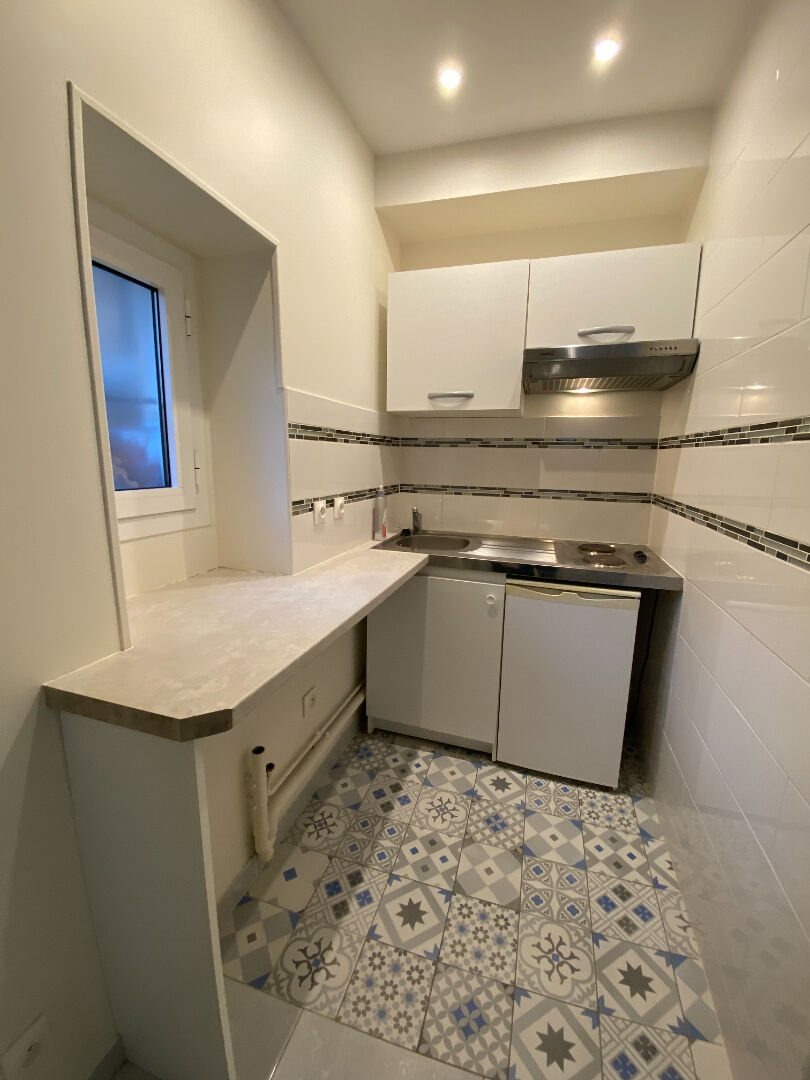 Appartement à louer, 14m², Paris 18ème