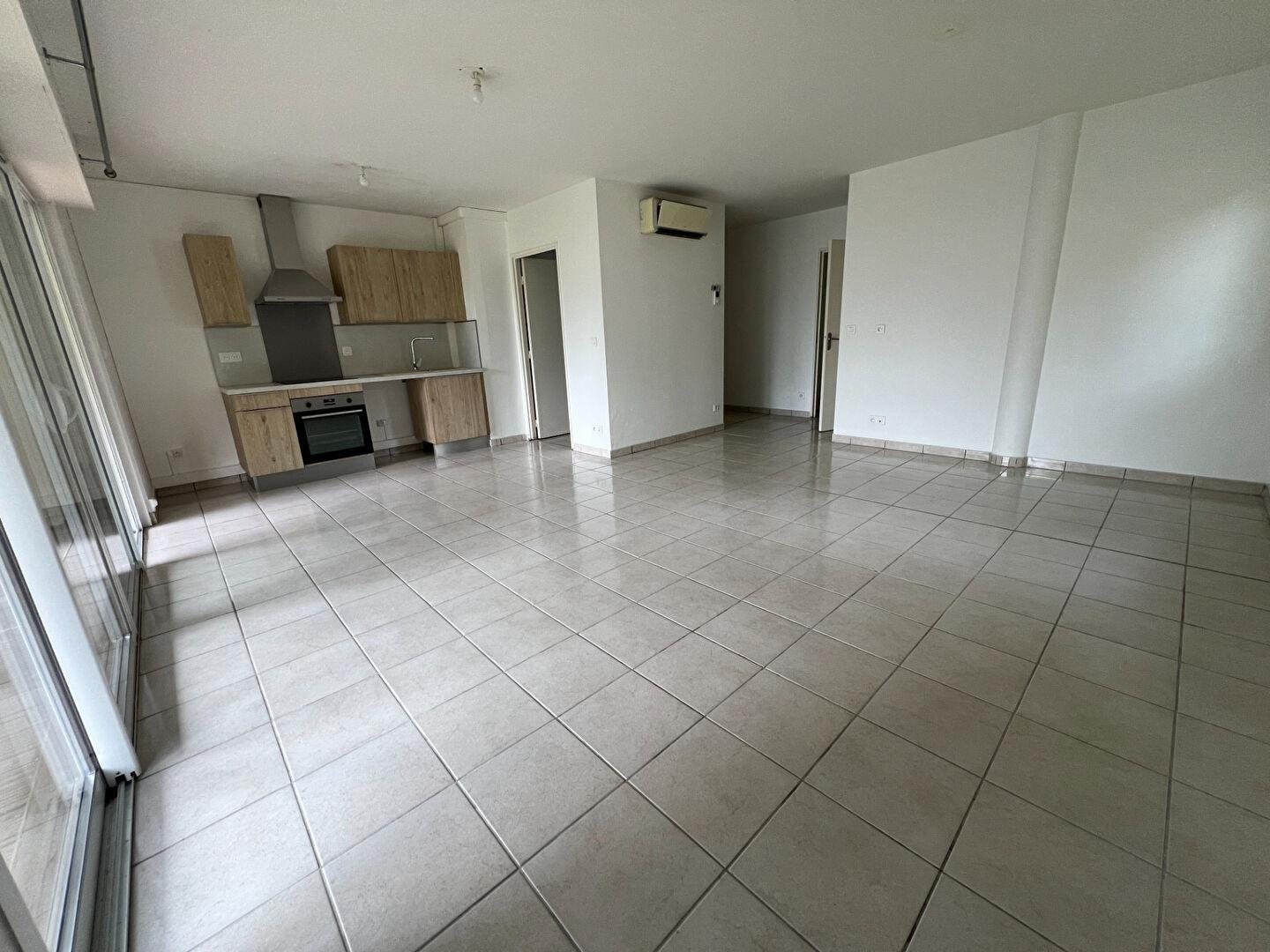 Appartement à louer, 83m², Gan