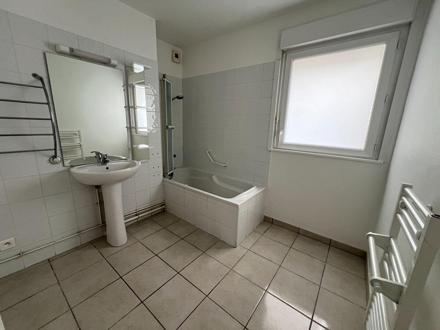 Appartement à louer, 83m², Gan