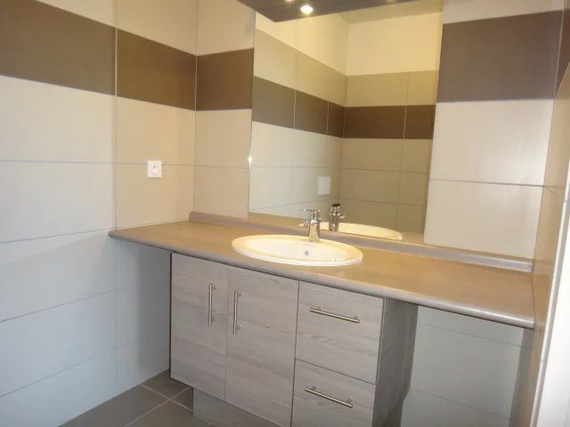 Maison à louer, 96m², Favières