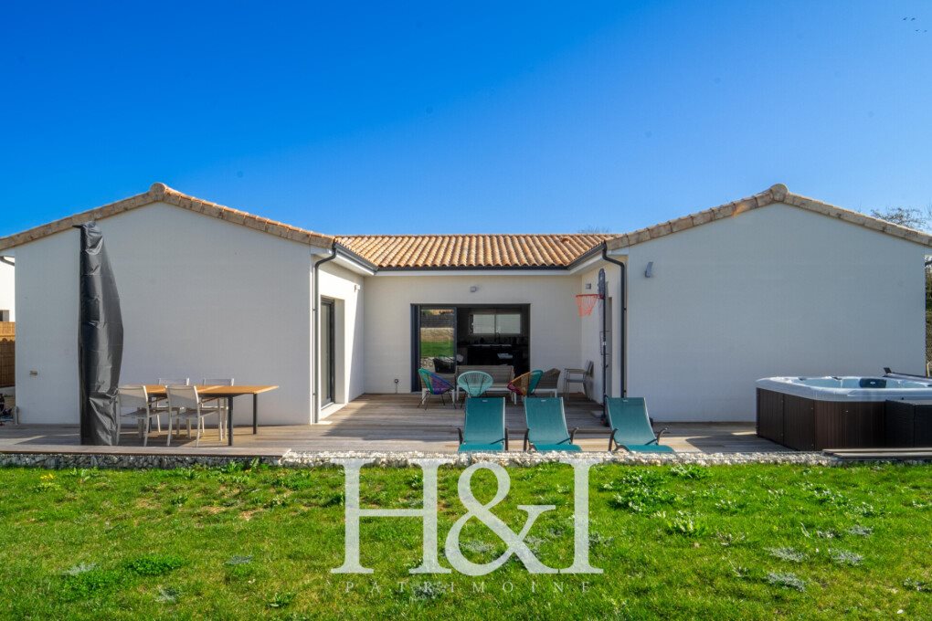 Maison à louer, 136m², Neuville-de-Poitou