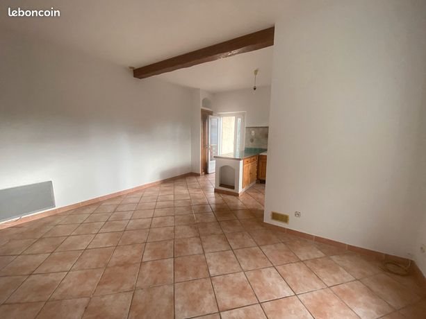 Appartement à louer, 49m², Carcès