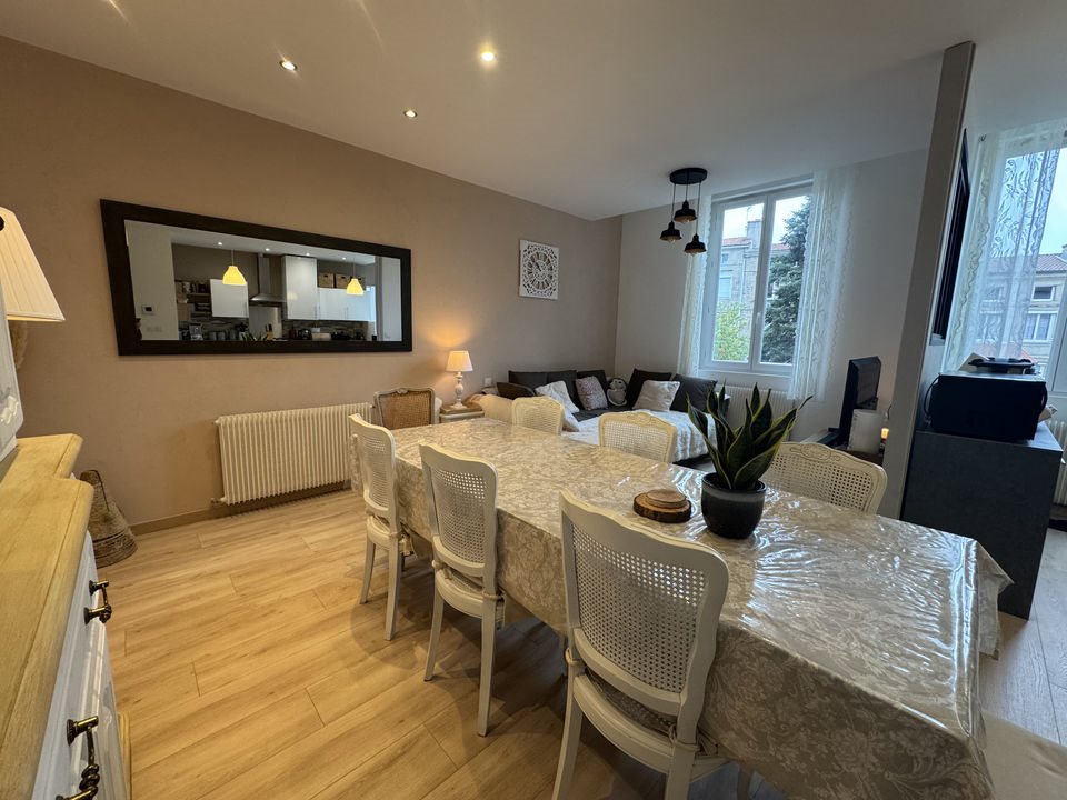 Appartement à vendre, 70m², Saint-Genest-Lerpt