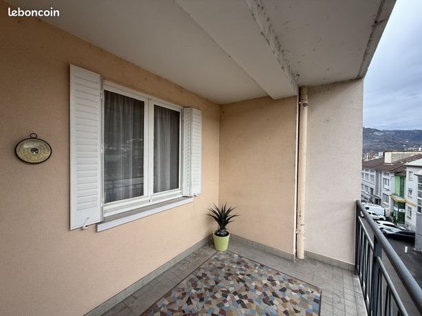 Appartement à vendre, 69m², Saint-Claude