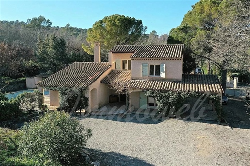 Near all amenities Villa of 140 m² with 3 bedrooms