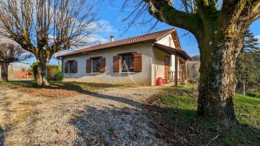 Pretty 3 Bedroom Country House