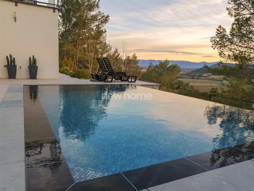 Beautiful Contemporary Villa With Panoramic Views