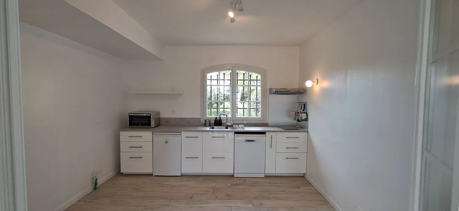 Maison à louer, 28m², Roquefort-les-Pins