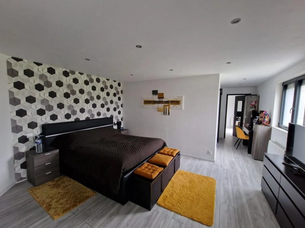 Maison à louer, 225m², La Cerlangue