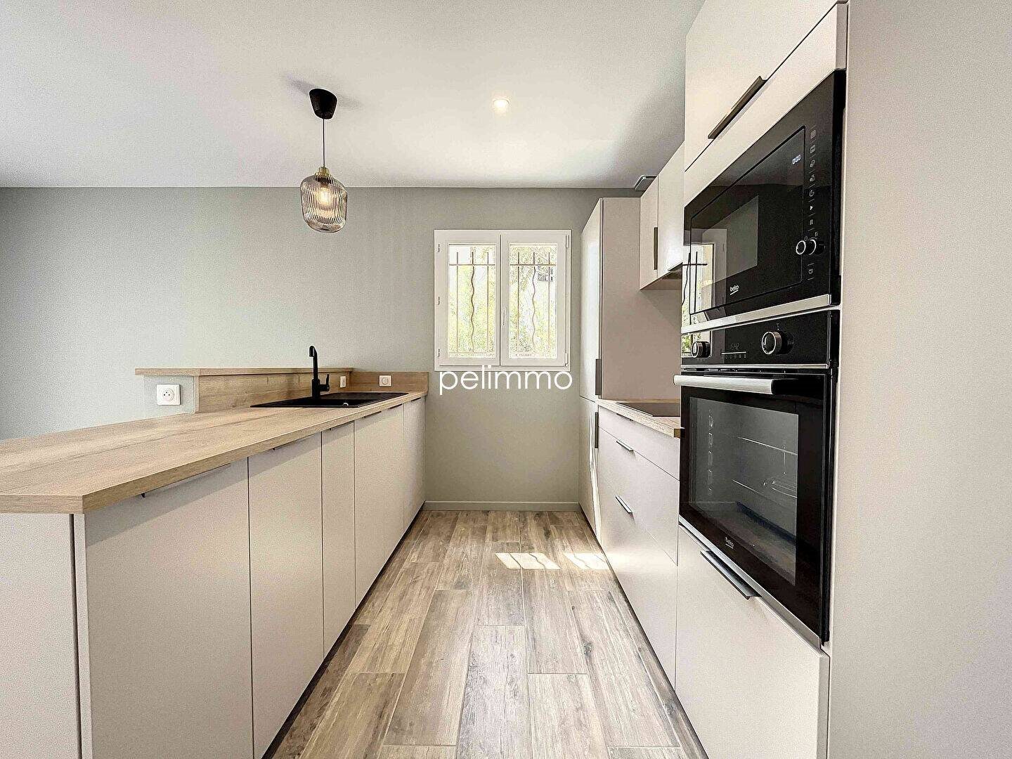 Maison à louer, 101m², Pélissanne