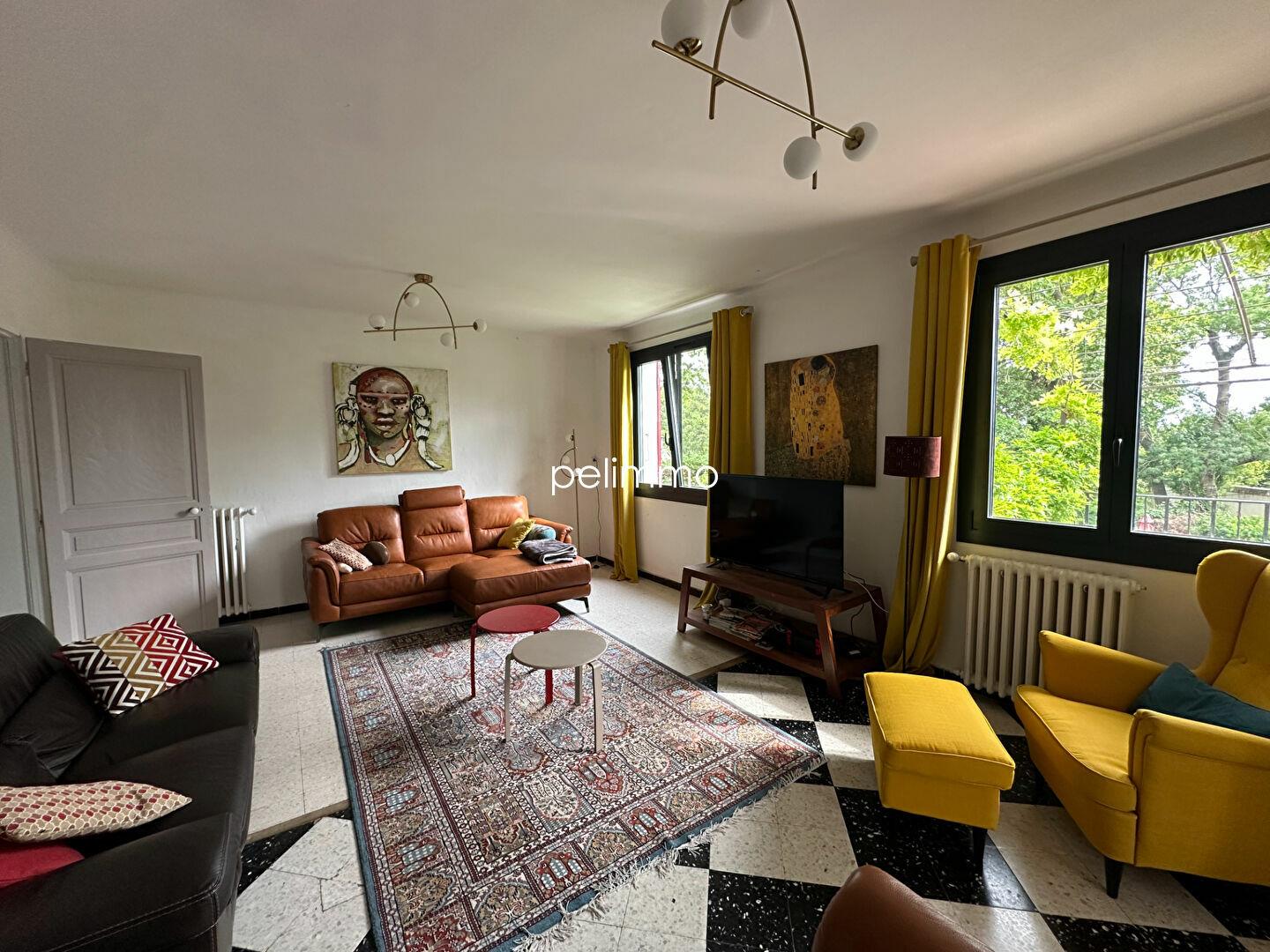 Maison à louer, 273m², Eyguières