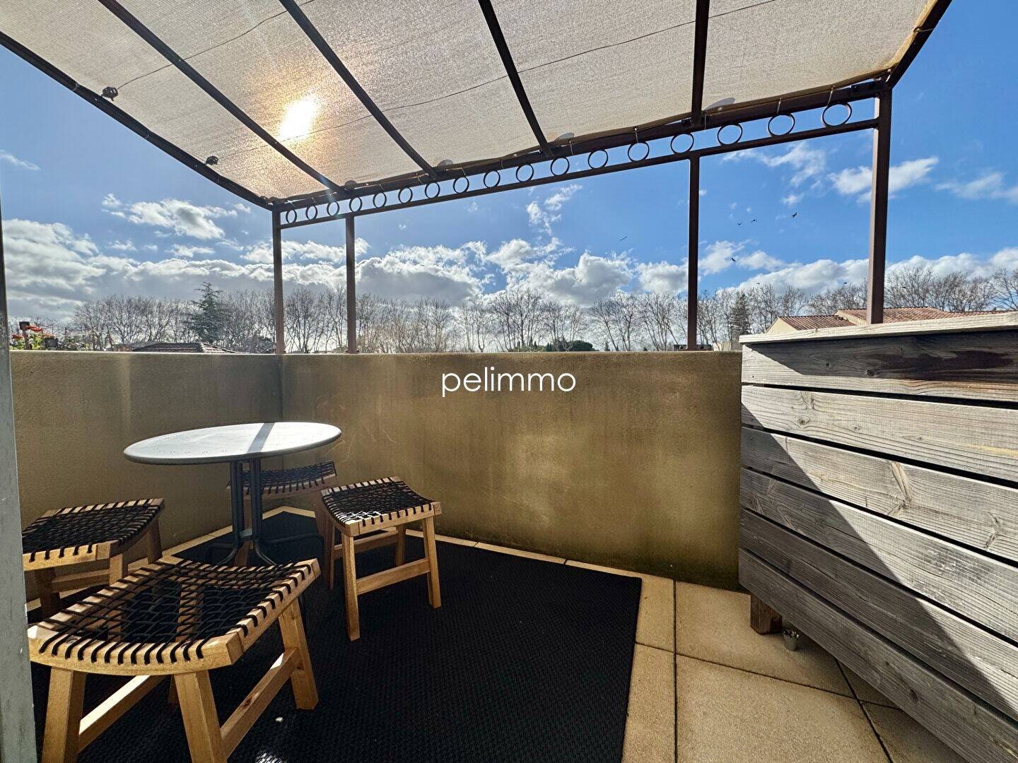 Appartement à louer, 26m², Pélissanne