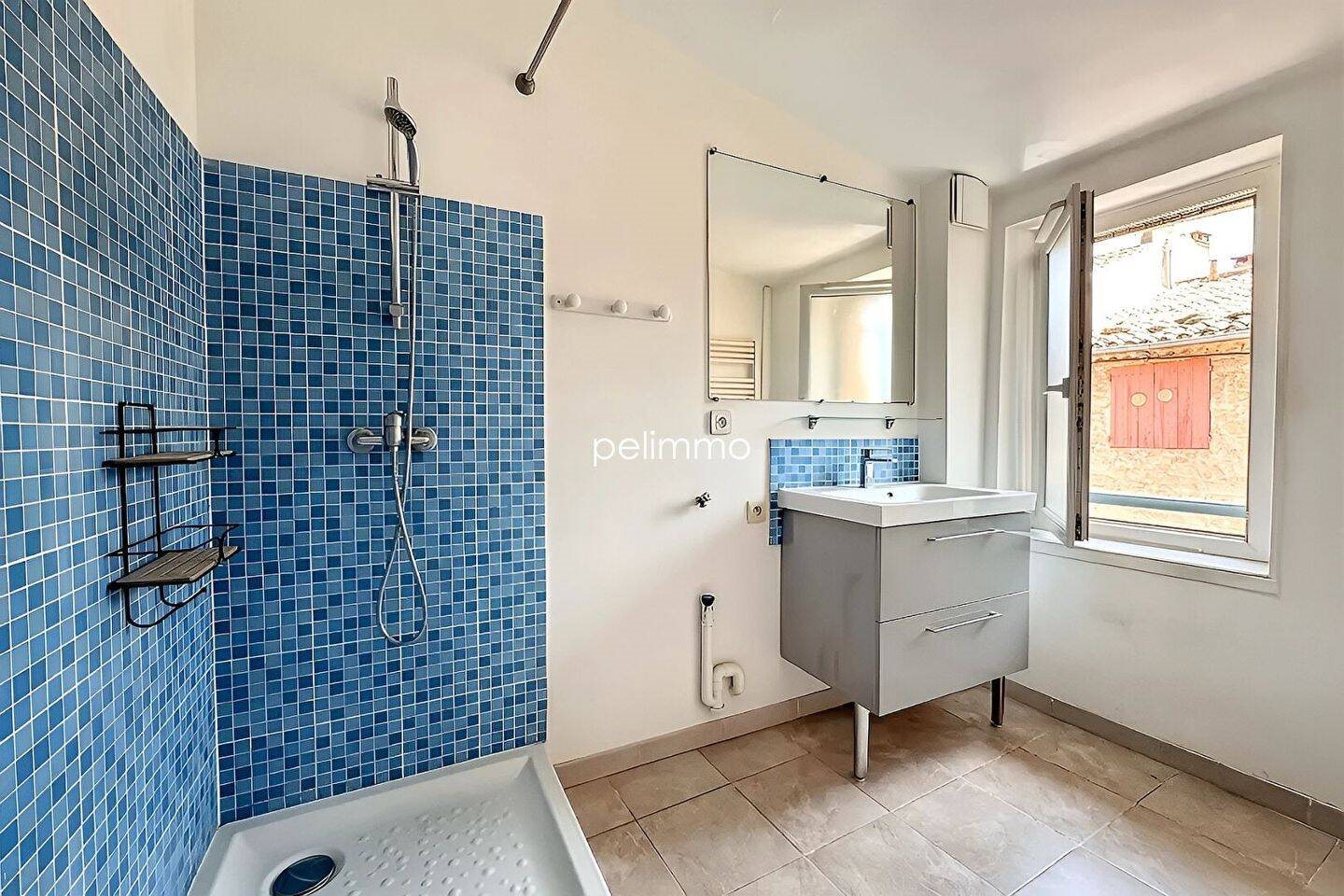 Appartement à louer, 75m², Pélissanne