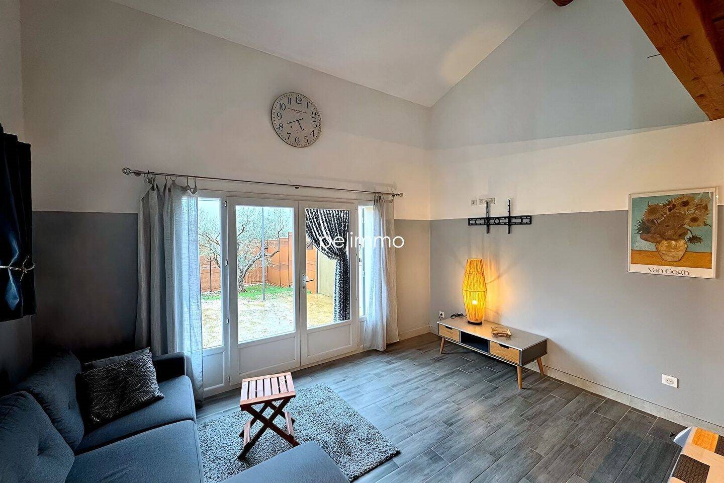 Maison à louer, 58m², Aureille