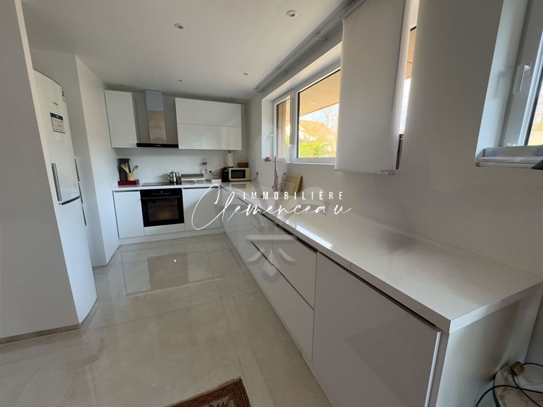 Maison à louer, 270m², Bazoches-sur-Guyonne