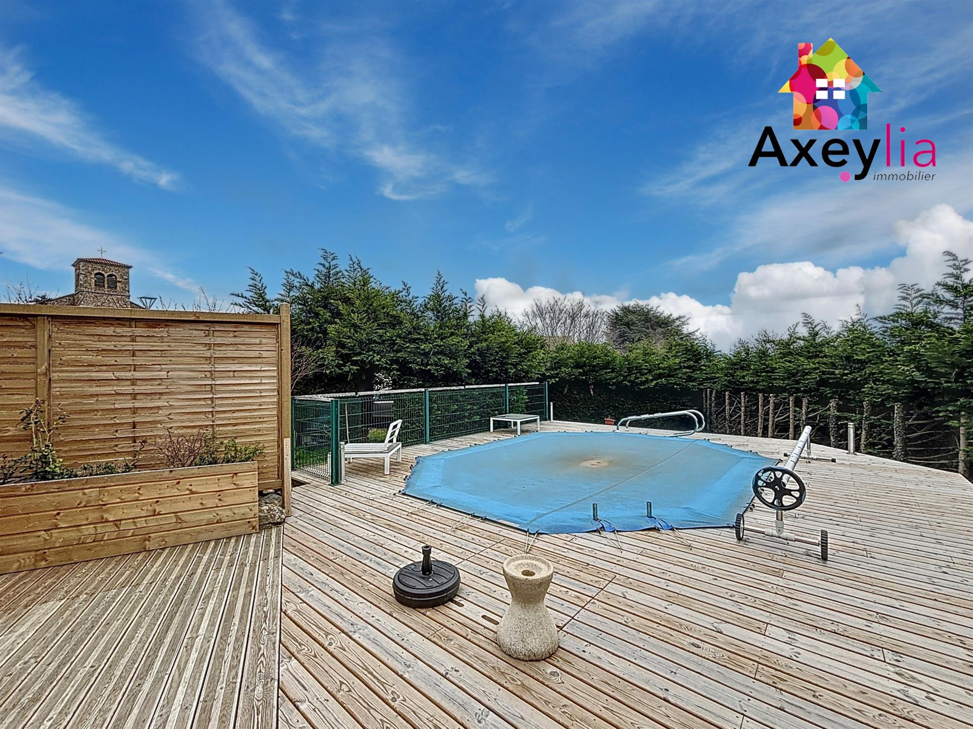 A Vendre - Secteur Saint-Germain-Laval - Charmante Maison En Pierres, 4 Chambres, Terrain Et Piscine