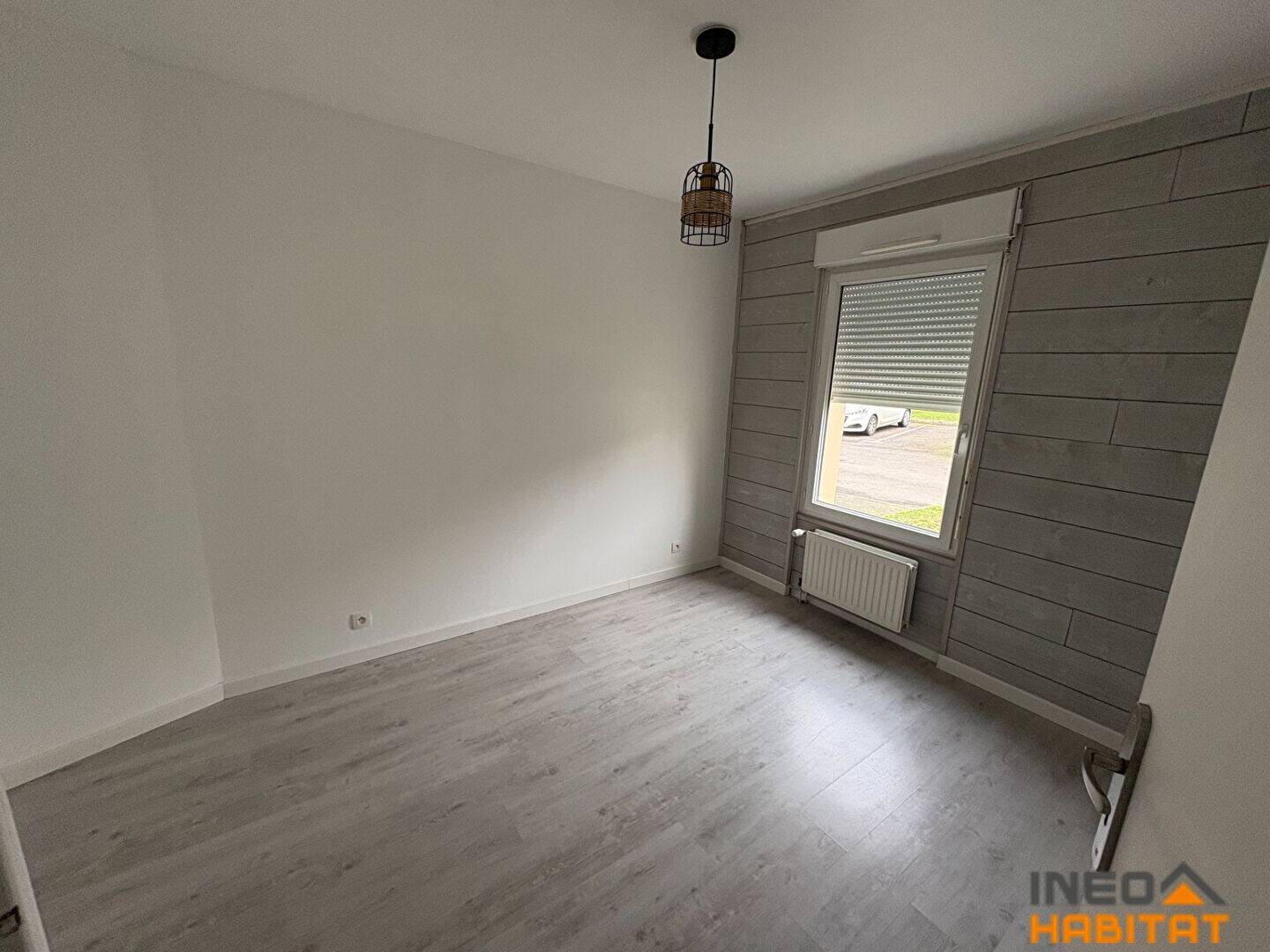 Appartement à louer, 61m², La Mézière