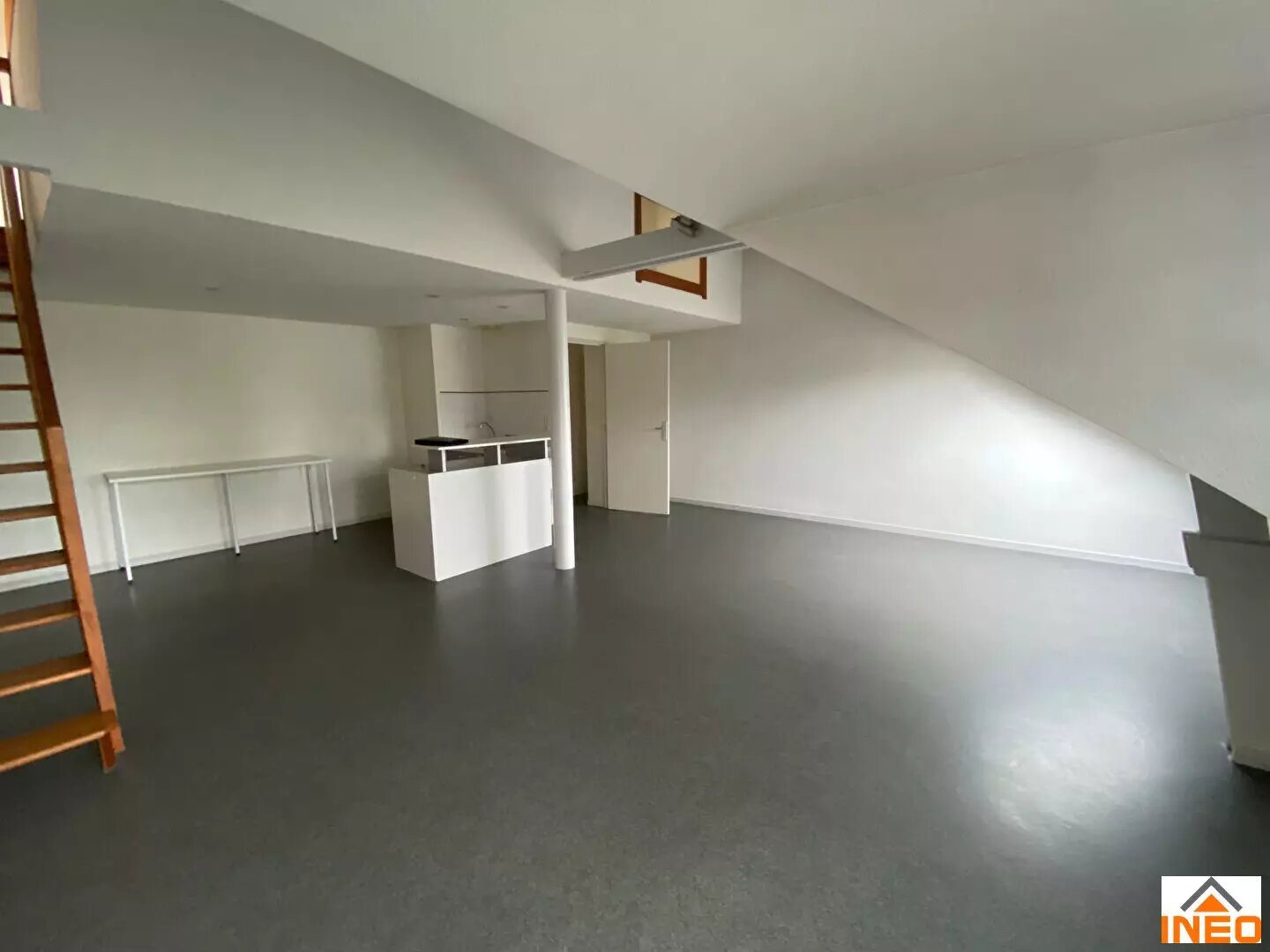 Appartement à louer, 47m², La Mézière