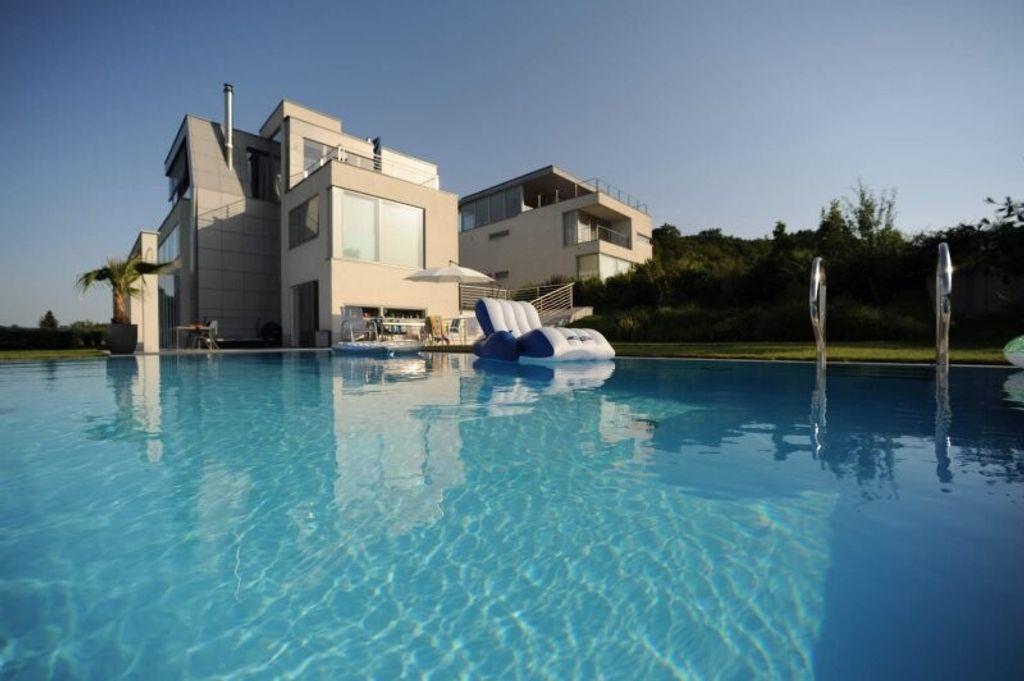 6 room luxury Villa for sale in Gießhübl, Lower Austria