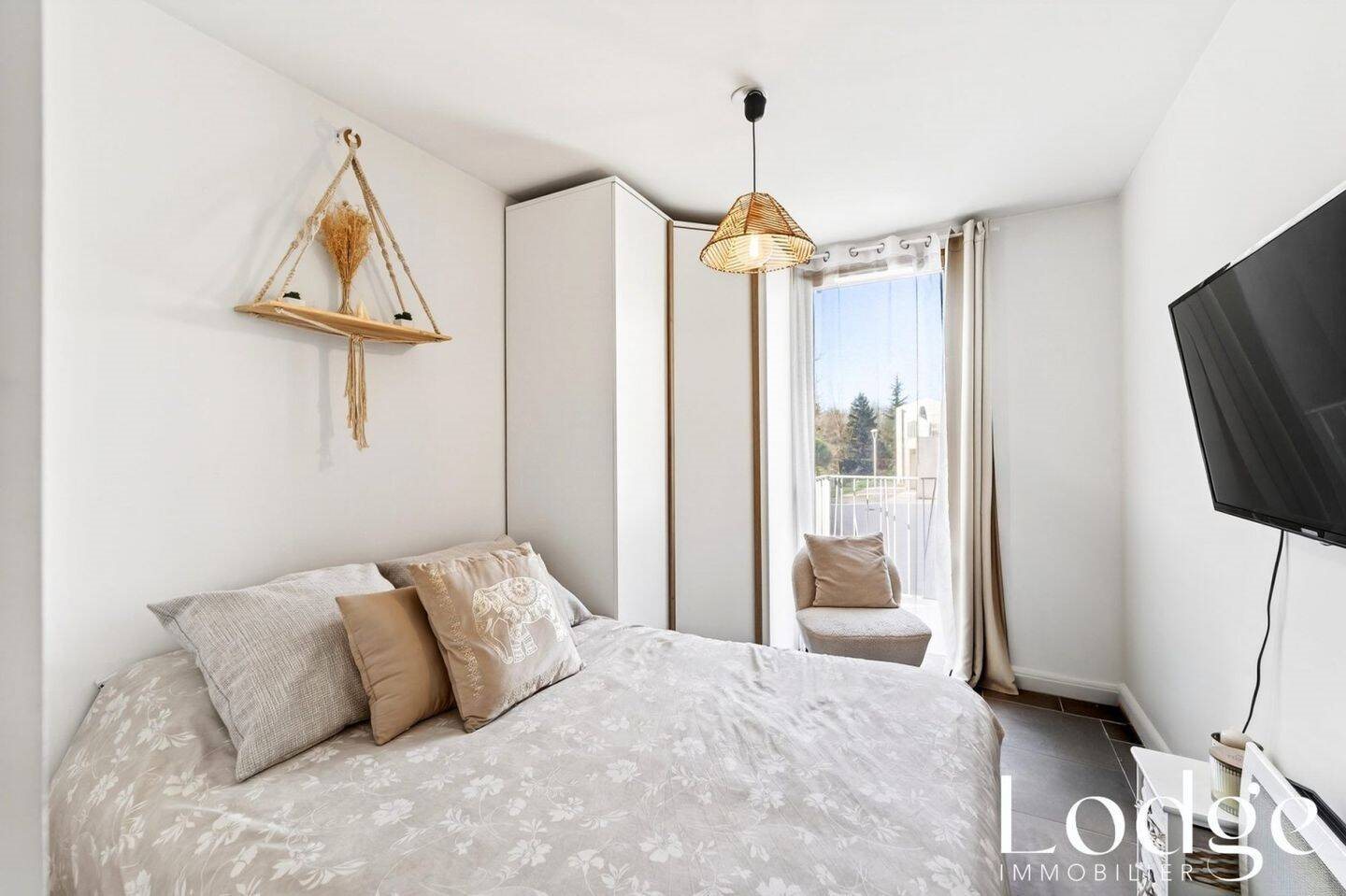 Appartement à vendre, 65m², Châteauneuf-le-Rouge