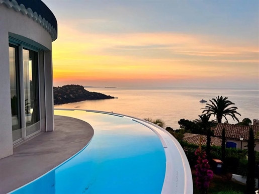 4-Zimmer-Villa mit Panoramablick auf das Meer Süd