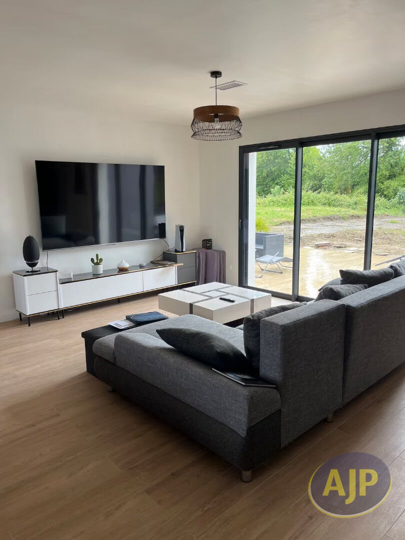 Maison à louer, 109m², Monnières