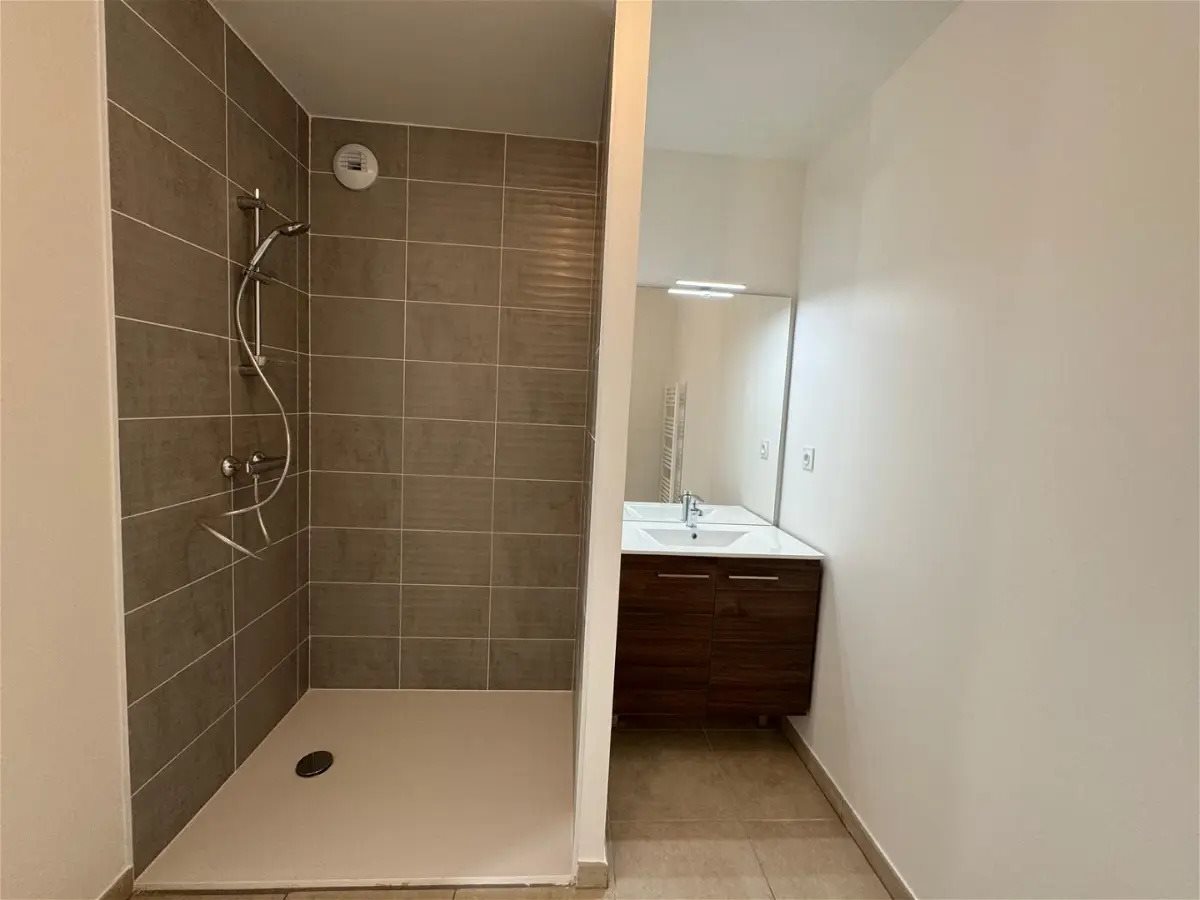 Appartement à louer, 45m², Barby