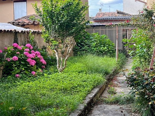 Centre Ville Fleurance, Maison Ancienne Avec Jardin Attenant