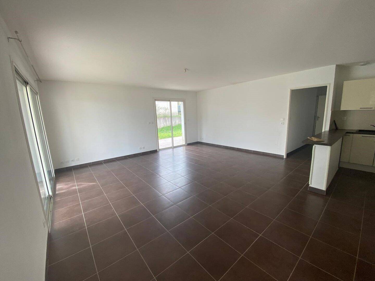 Maison à louer, 106m², Nîmes