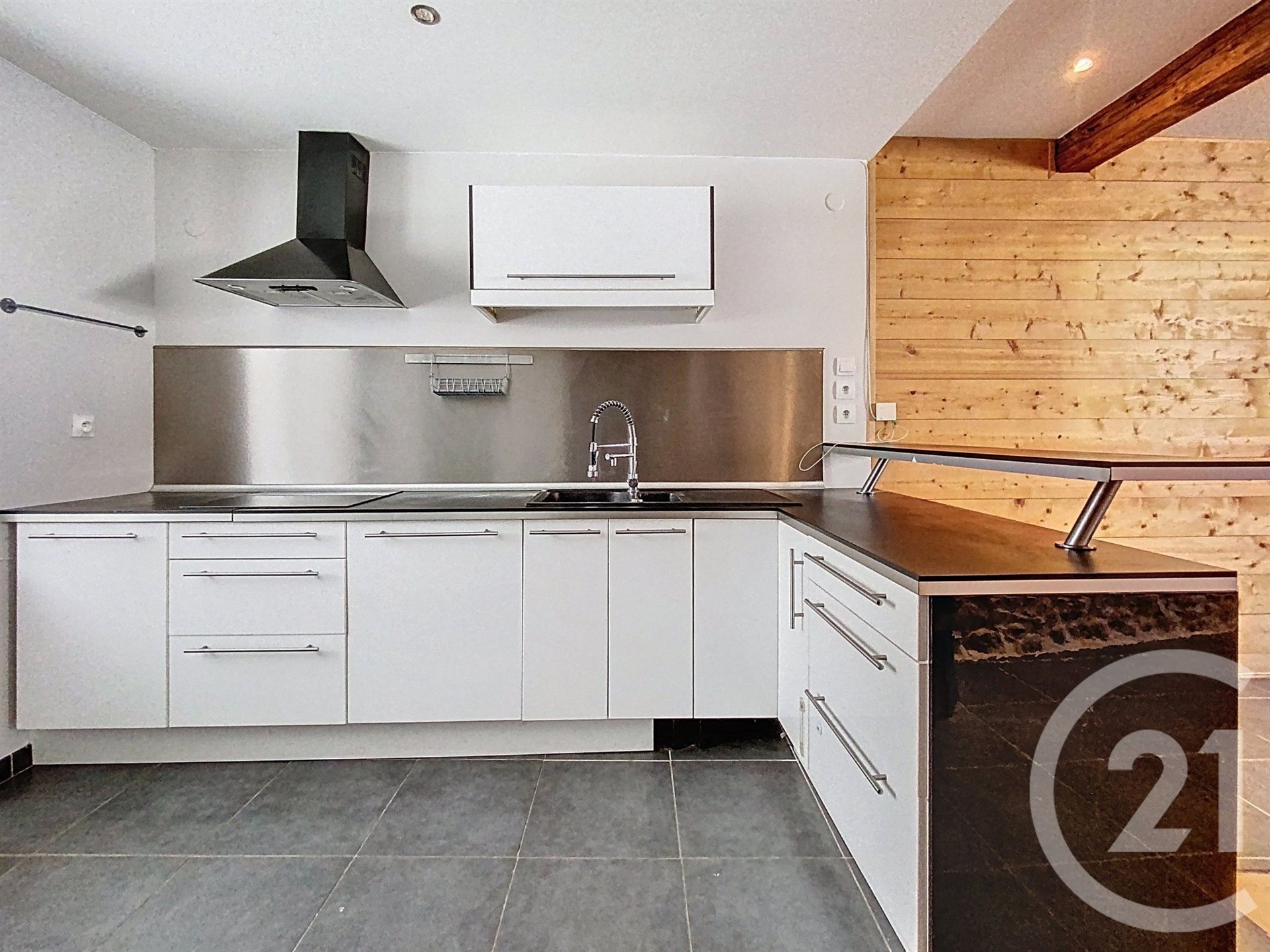 Maison à louer, 106m², Oust