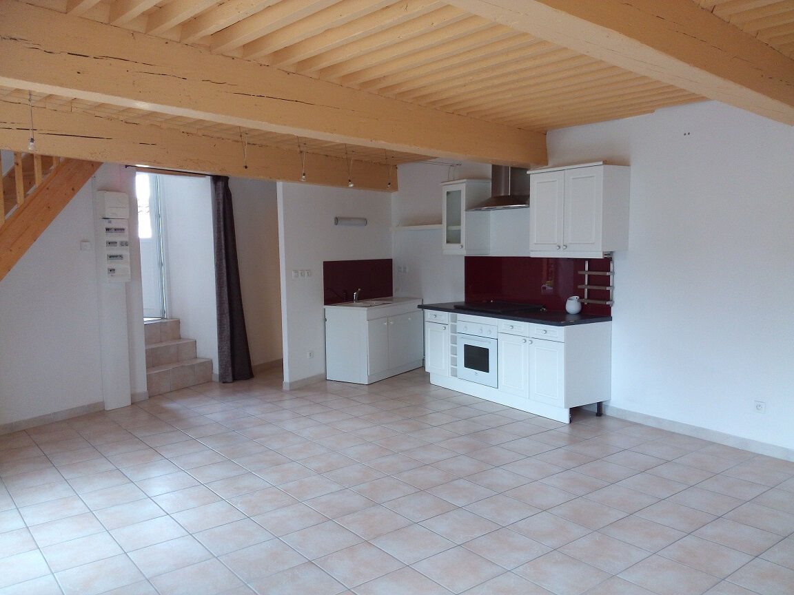 Maison à louer, 74m², Vinzieux