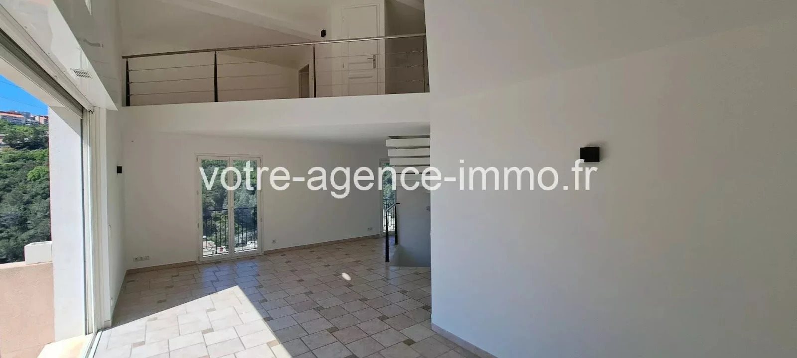 Maison à louer, 121m², Nice