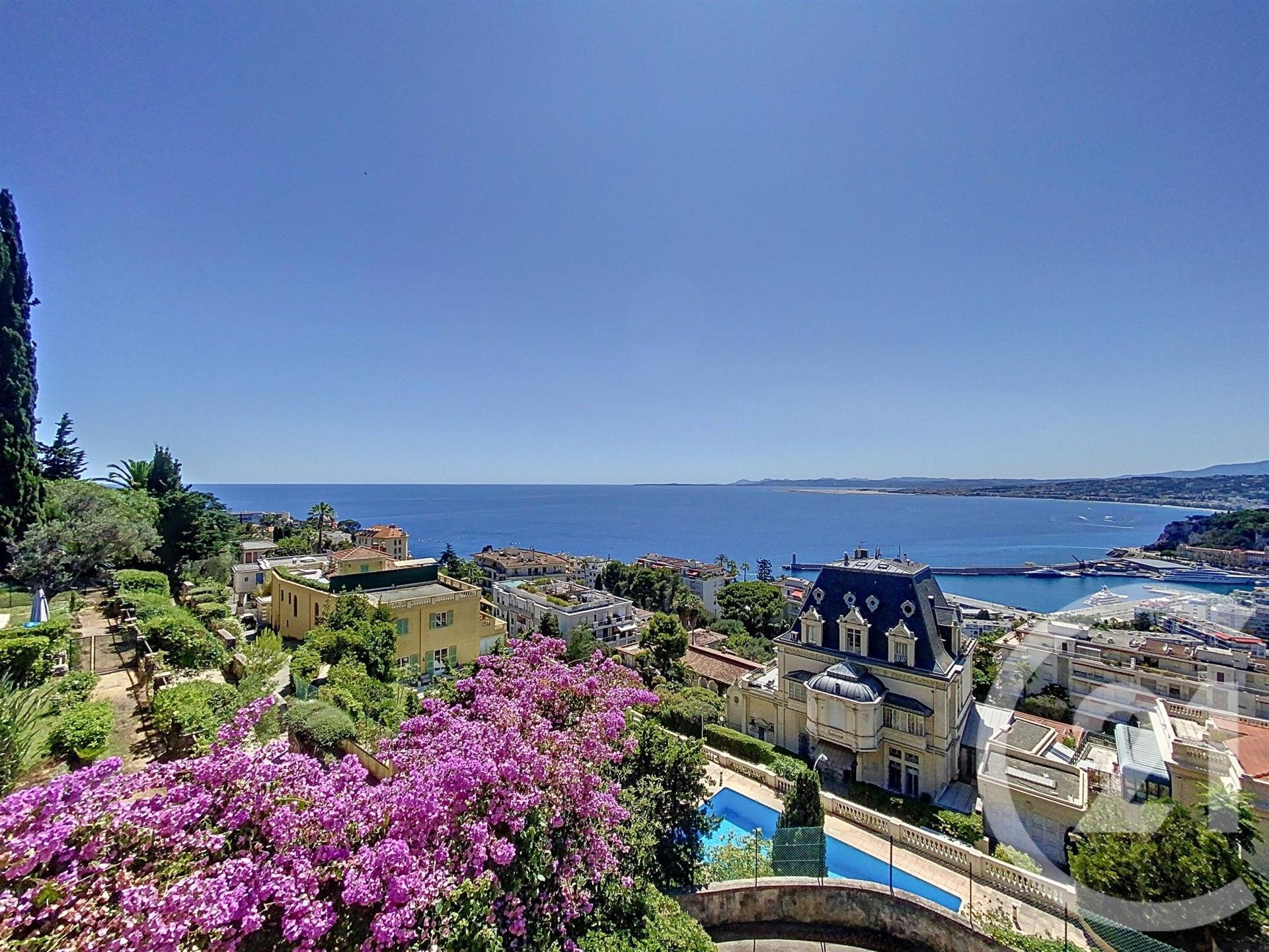 Maison à louer, 243m², Nice