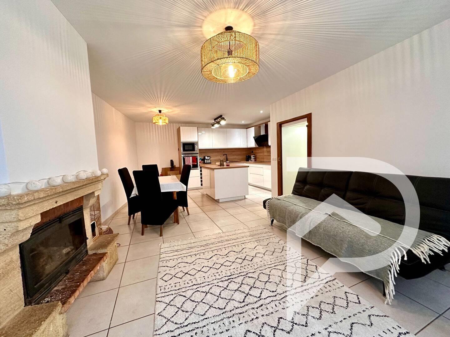 Maison à louer, 71m², Loupian