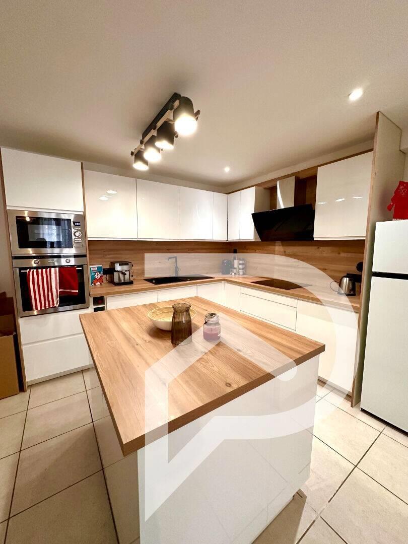 Maison à louer, 71m², Loupian