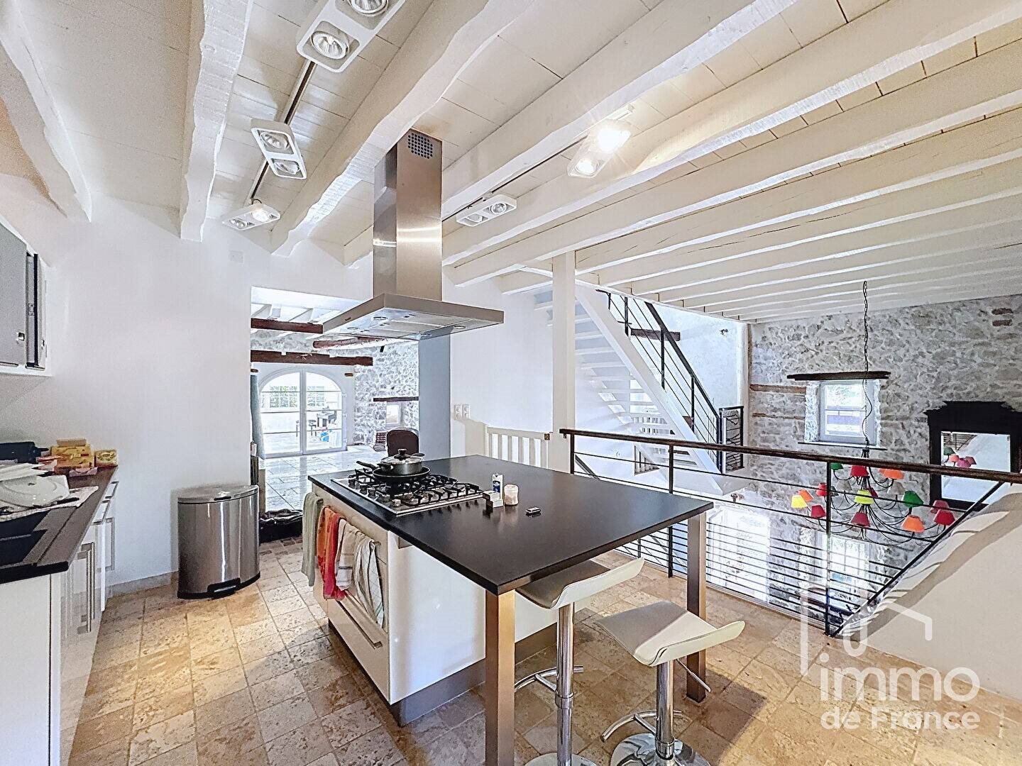 Maison à vendre, 270m², Chézery-Forens