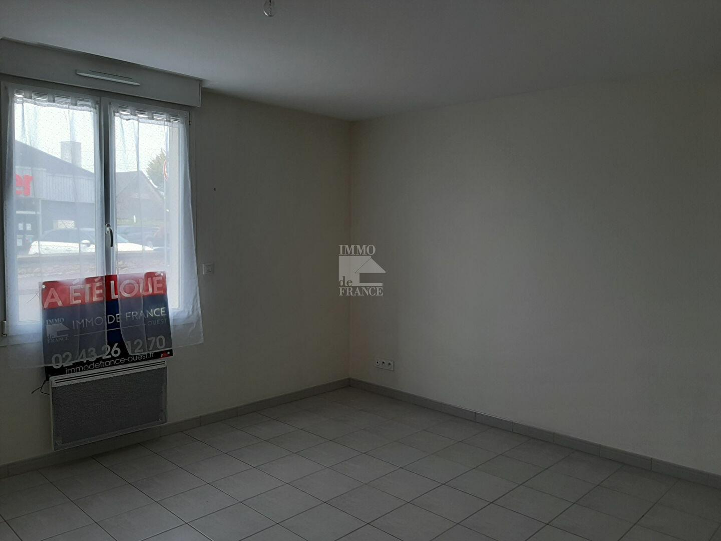 Maison à louer, 57m², Evron