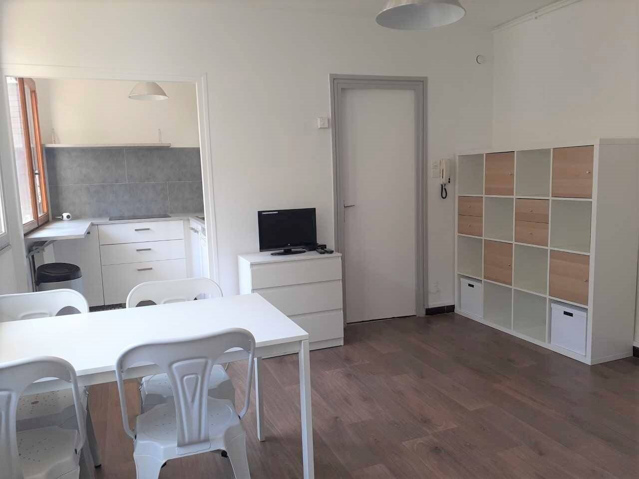 Appartement à louer, 32m², Nîmes