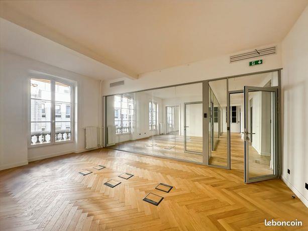 Maison à louer, 180m², Paris 9ème
