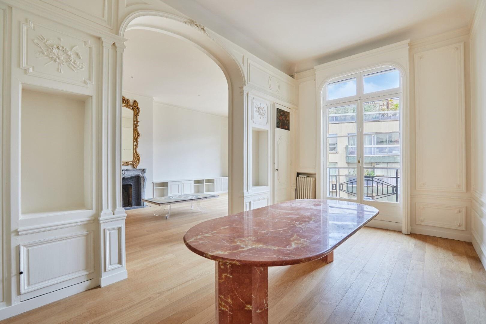 Appartement à louer, 180m², Paris 16ème