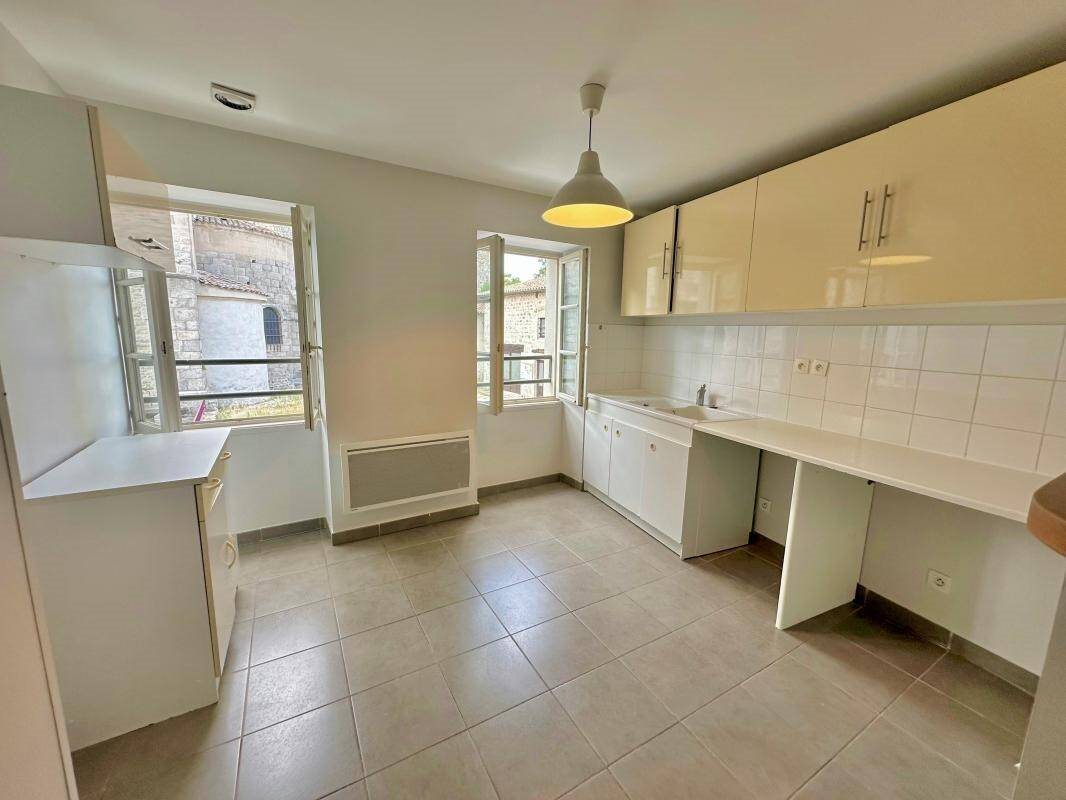 Appartement à louer, 73m², Taluyers