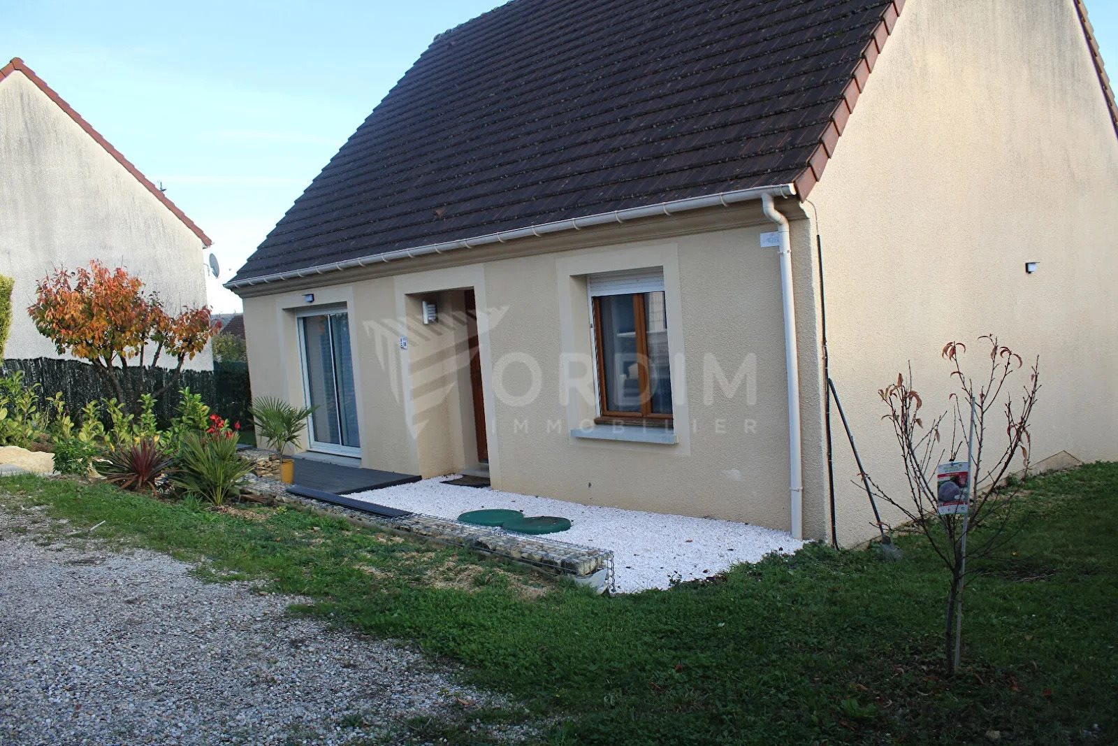 Maison à louer, 78m², Lézinnes